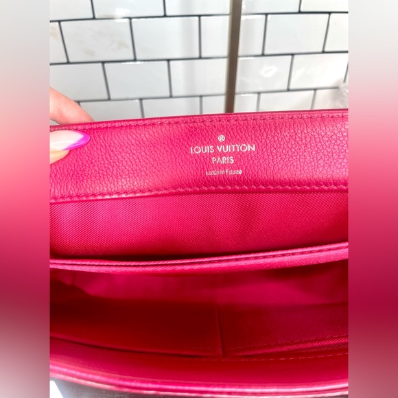 Authentic with COA - LOUIS VUITTON Lockme II Calfskin Leather Crossbody Bag - Picture 11 of 11